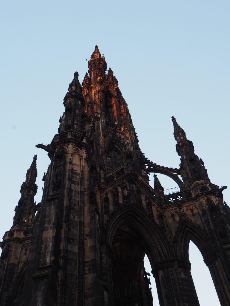 Photographier Édimbourg : mes meilleurs spots pour prendre vos plus beaux clichés 8 vue du Scott monument