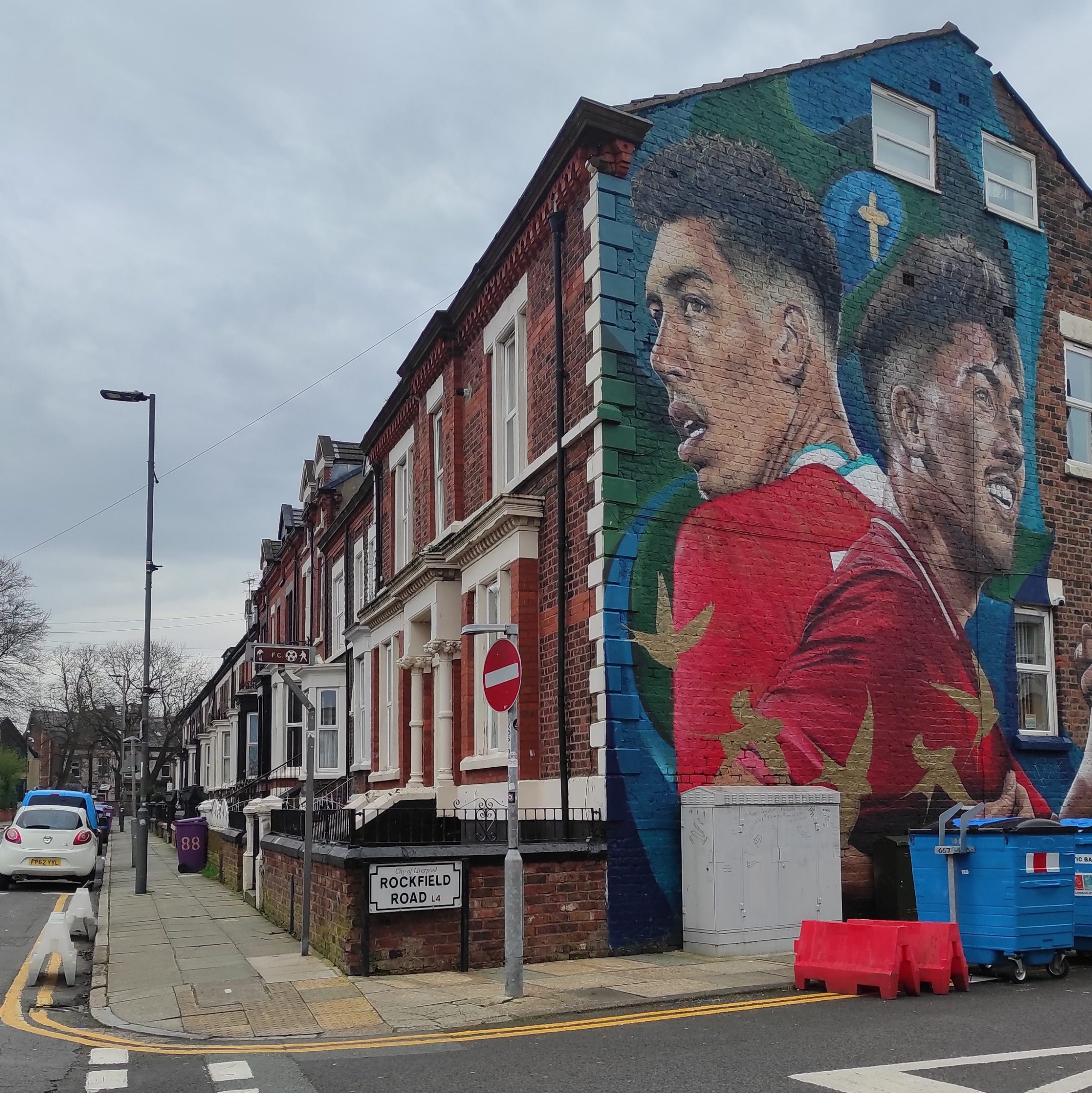 quartier d'Anfield et son street art peintures murales de footballeurs
