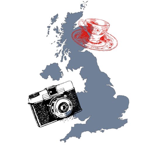carte du royaume-uni avec appareil photo et tasse de thé
