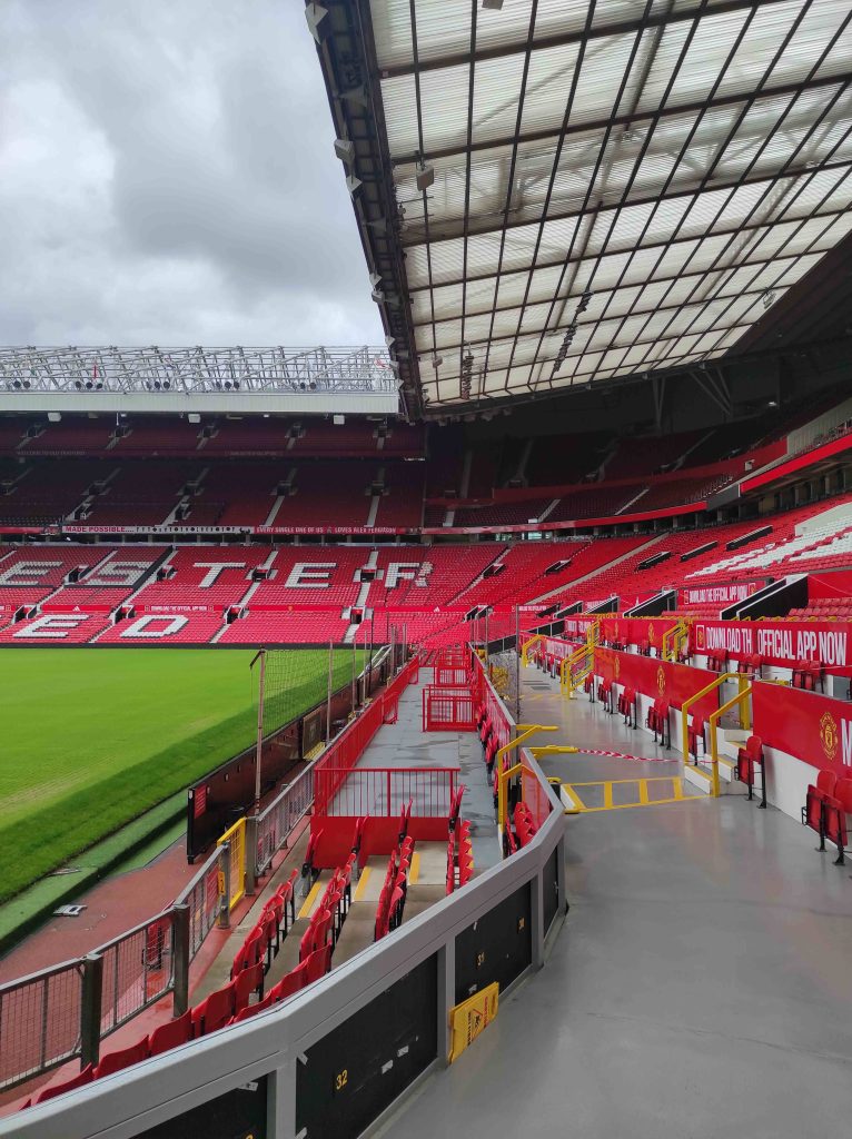 Visiter Old Trafford à Manchester : notre retour d’expérience et conseils pour vous organiser 3 visite du stade old trafford avec gradins et pelouse